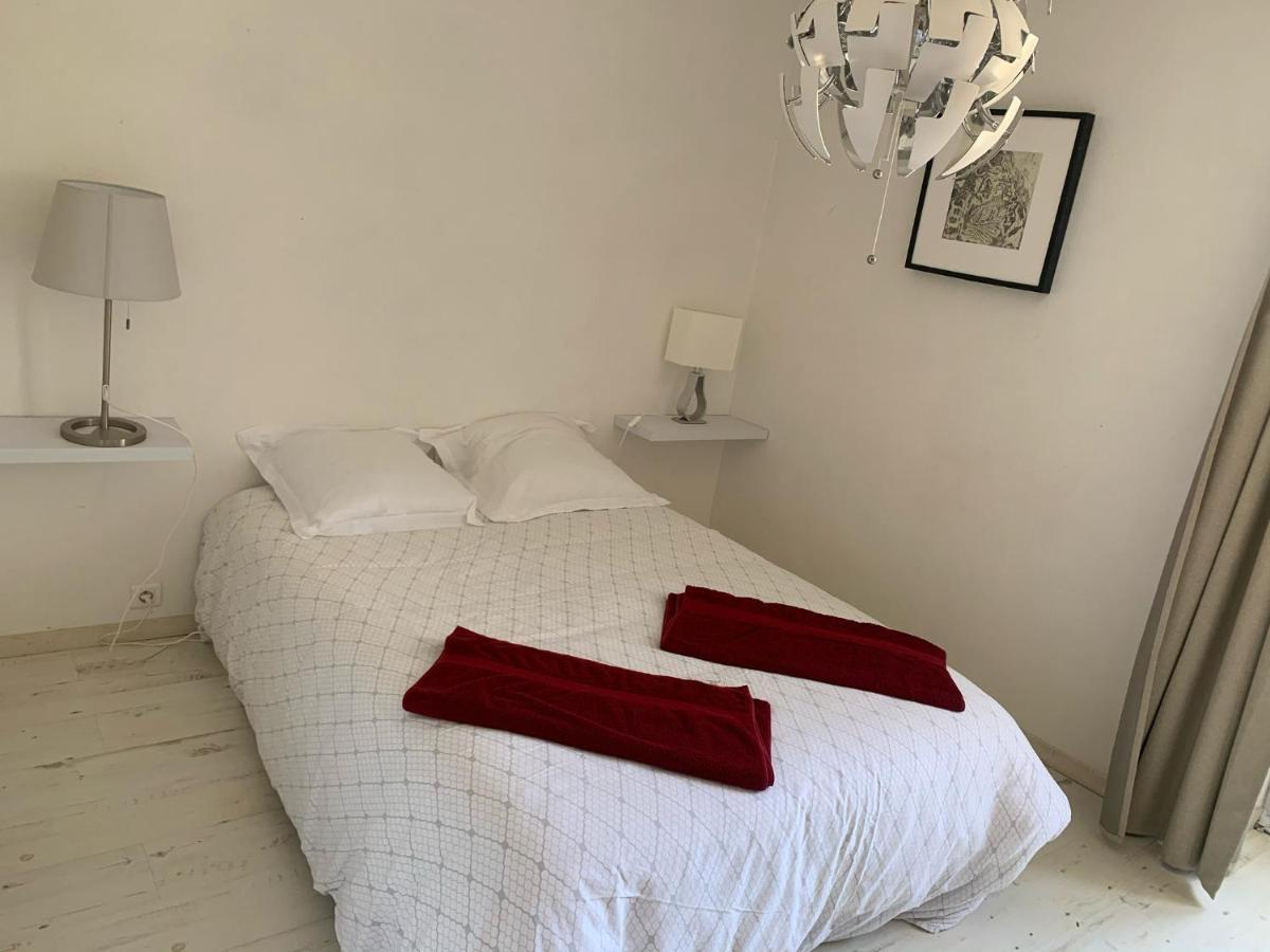 Maison En Perigord A 5 Mn A Pieds Du Centre Sarlat Kültér fotó